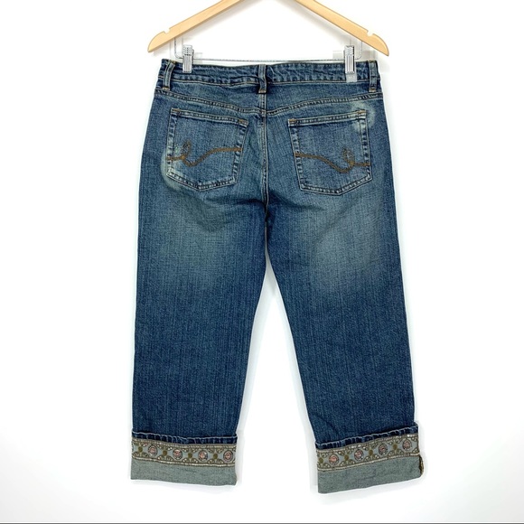 Apt 9 Embroidered Sequin Cuffed Crop Capri Jeans Osaka Fade Distressing Size 8 - Picture 2 of 16